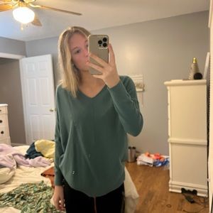 super cute ivy and leo sweater! can be worn untucked or tucked!